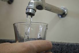 Você sabe quais os perigos de ingerir água sem tratamento?
