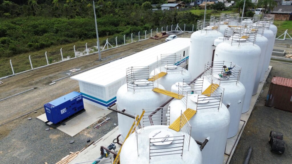 Estação de Tratamento de Esgoto (ETE) de Penha trata mais de 11 milhões de litros de esgoto por mês no verão