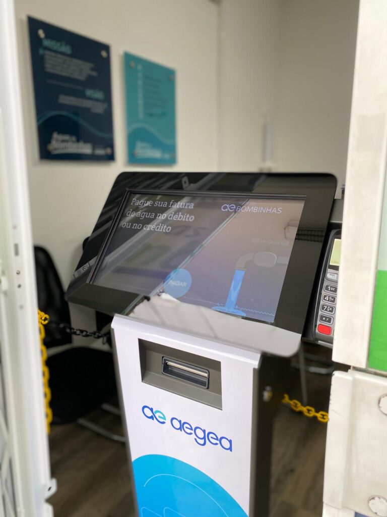 Atendimento de Águas de Camboriú fica mais rápido com a utilização de totens