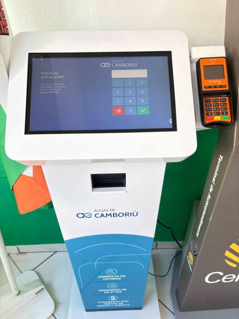 Atendimento de Águas de Camboriú fica mais rápido com a utilização de totens
